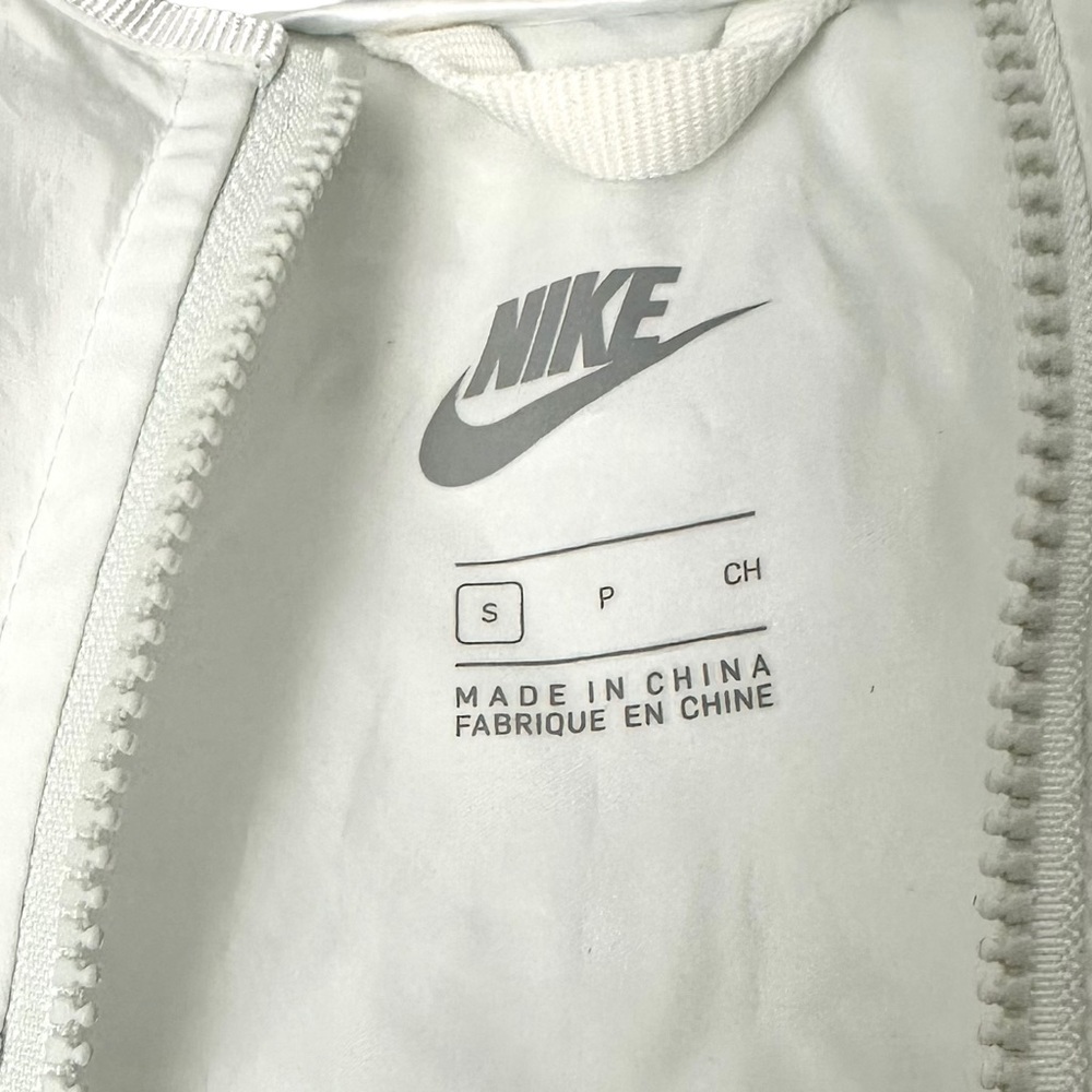 Nike Sportswear Women's Cropped  Woven Windbreaker Jacket Size S - Picture 11 of 16